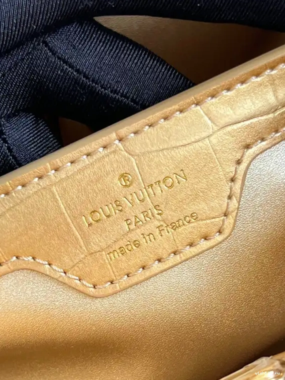 WIS LOUIS CAPUCINES BB VUITTON 0706